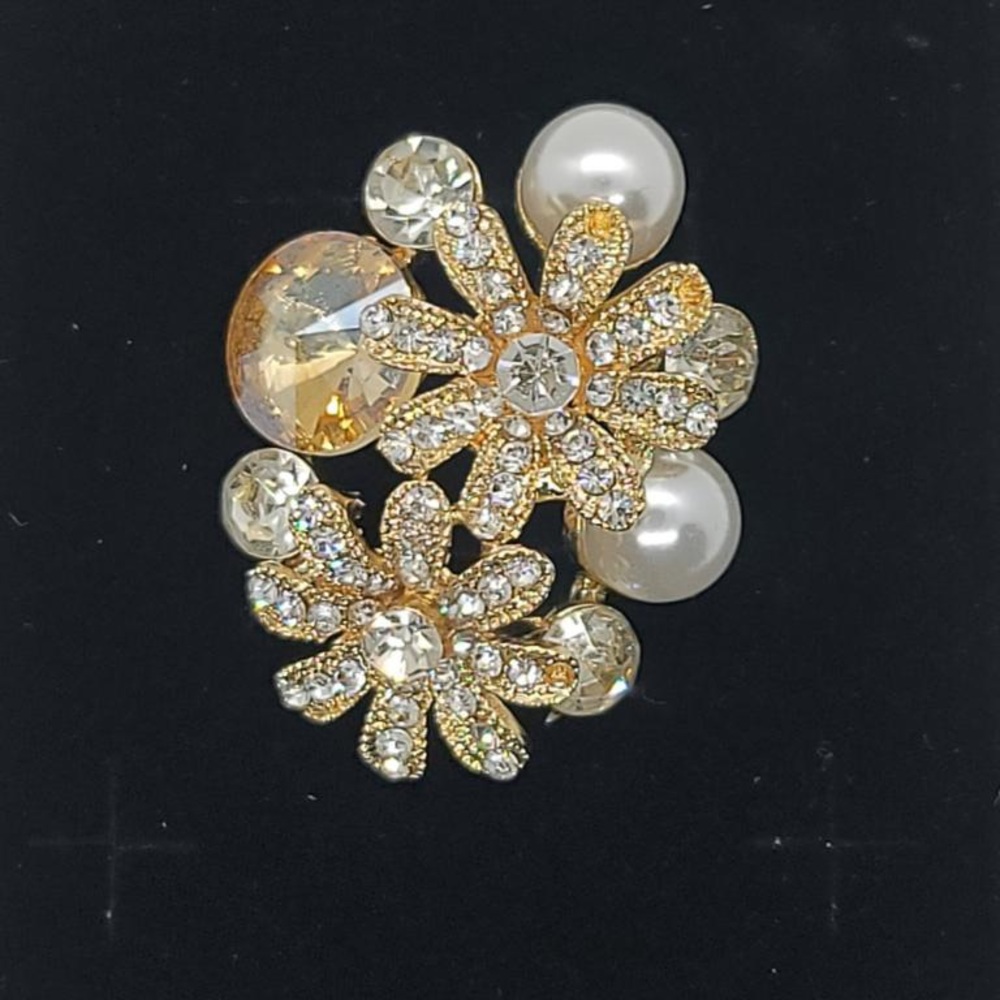 Gold based Flower Brooch with crystals and pearl bead